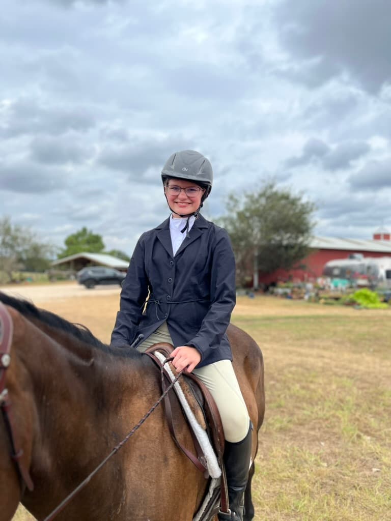 Audrey Lenz - Hunter Jumper